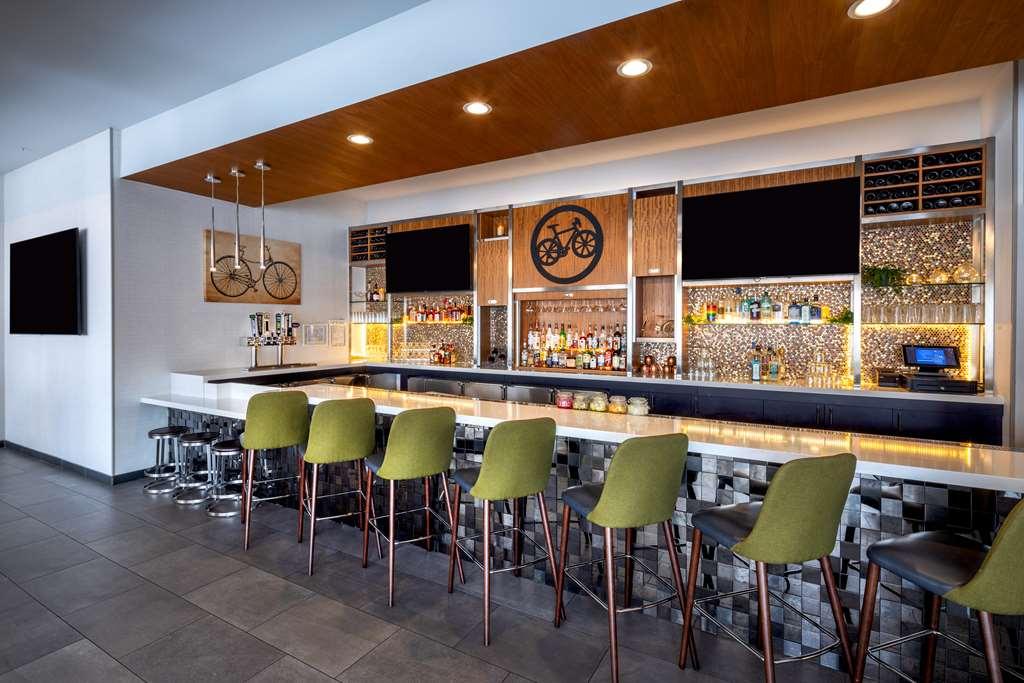 Hilton Garden Inn Redmond Wa Restaurant bilde